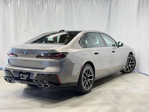 Used 2023 BMW 760i xDrive image 4