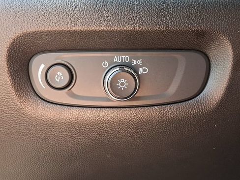 Used 2023 Chevrolet Traverse RS w/ LPO, Floor Liner Package AWD/4WD image 26