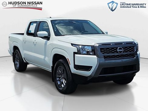Used 2025 Nissan Frontier SV RWD image 1