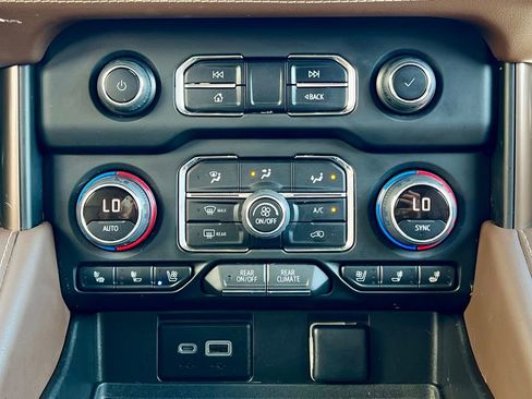 Used 2022 Chevrolet Tahoe High Country image 37