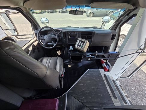 Used 2004 Chevrolet Express 3500 w/ School Bus Package RWD image 8