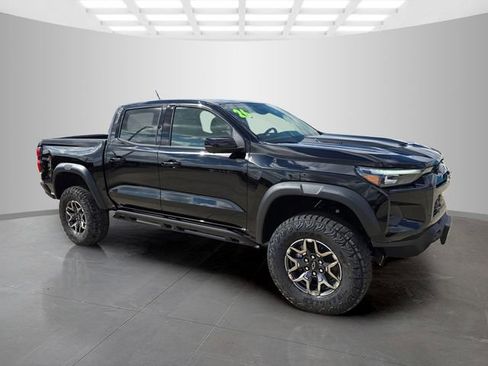 New 2026 Chevrolet Colorado ZR2 w/ Technology Package AWD/4WD image 2