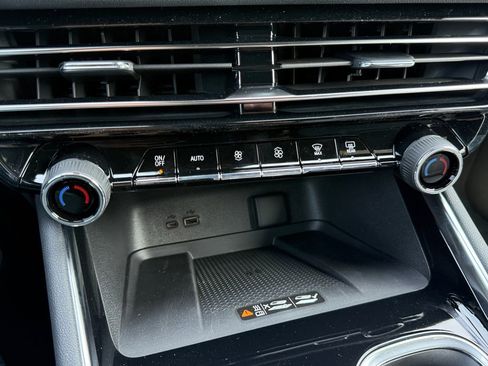 New 2026 Chevrolet Traverse LT FWD image 18