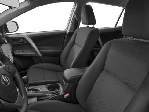 Used 2017 Toyota RAV4 LE AWD/4WD image 9