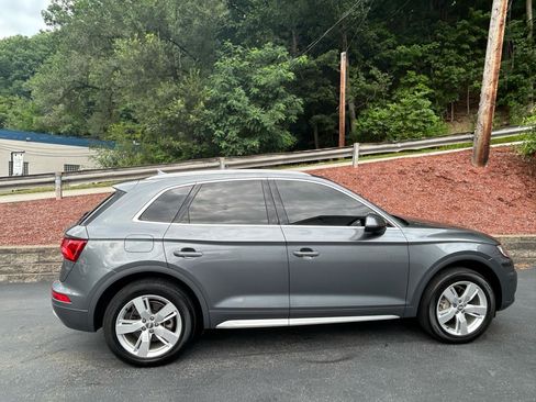 Used 2018 Audi Q5 2.0T Premium Plus w/ Premium Plus Package AWD/4WD image 6
