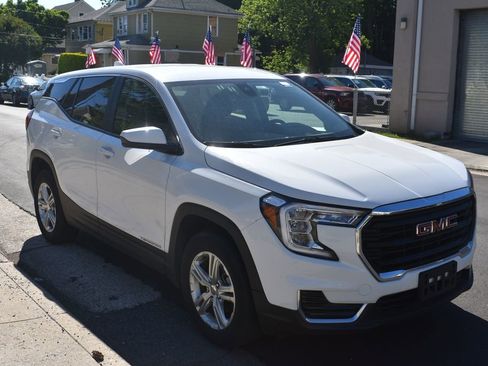 Used 2024 GMC Terrain SLE AWD/4WD image 4