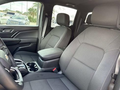 Used 2023 Chevrolet Colorado LT w/ LT Convenience Package II image 17