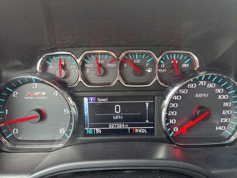 Used 2018 Chevrolet Silverado 1500 LT w/ All Star Edition AWD/4WD image 11