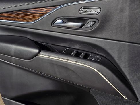 Used 2021 Cadillac Escalade Luxury image 17
