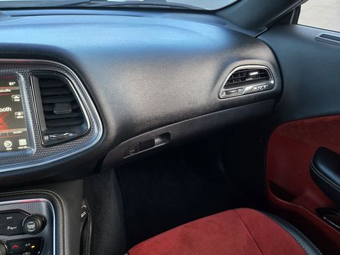 Used 2016 Dodge Challenger SRT Hellcat image 40