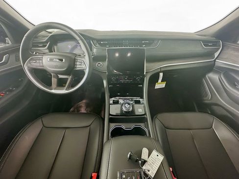 New 2025 Jeep Grand Cherokee Limited w/ Black Appearance Package image 9