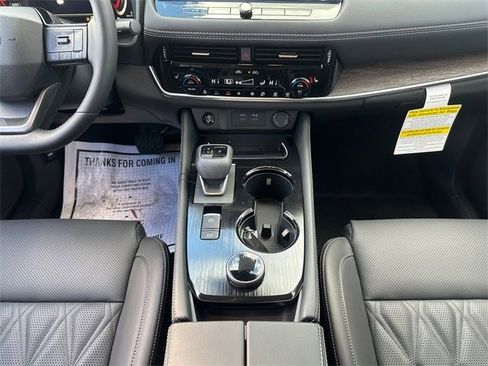 New 2026 Nissan Rogue Platinum w/ Platinum Premium Package image 11