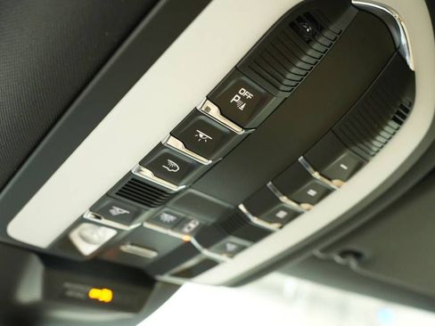 New 2026 Porsche Macan image 34