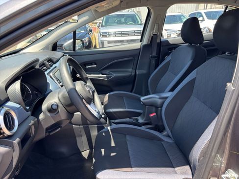 Used 2025 Nissan Versa SV FWD image 24