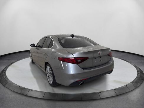 Used 2019 Alfa Romeo Giulia Ti w/ Quick Order Package 22Z Lusso RWD image 7