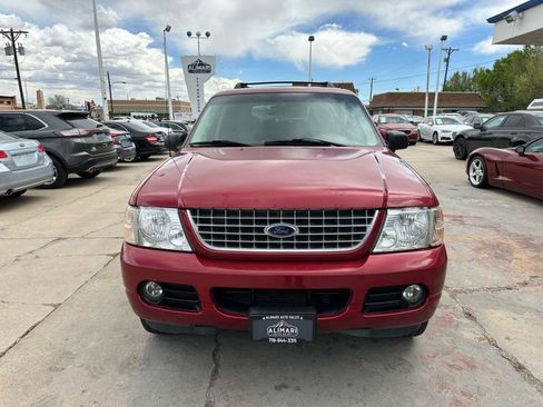 Used 2005 Ford Explorer XLT image 2