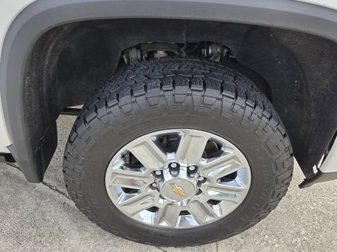 Used 2024 Chevrolet Silverado 2500 High Country w/ Z71 Off-Road Package AWD/4WD image 10