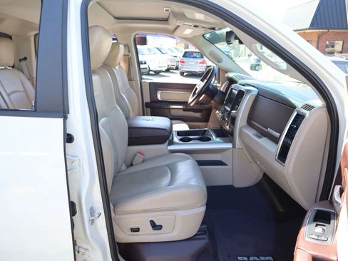 Used 2016 RAM 1500 Laramie w/ Convenience Group image 18