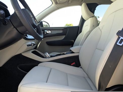 New 2026 Volvo XC40 B5 Plus w/ Protection Package Premier AWD/4WD image 25