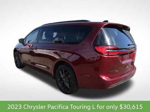 Used 2023 Chrysler Pacifica Touring-L w/ S Appearance Package AWD/4WD image 9