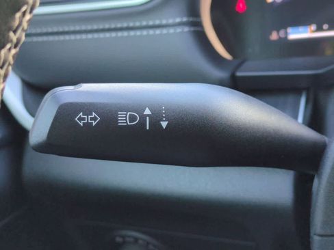 New 2025 Jeep Grand Cherokee Altitude image 28