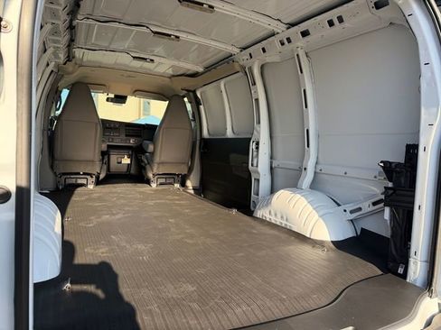 New 2025 Chevrolet Express 3500 w/ Driver Convenience Package RWD image 30