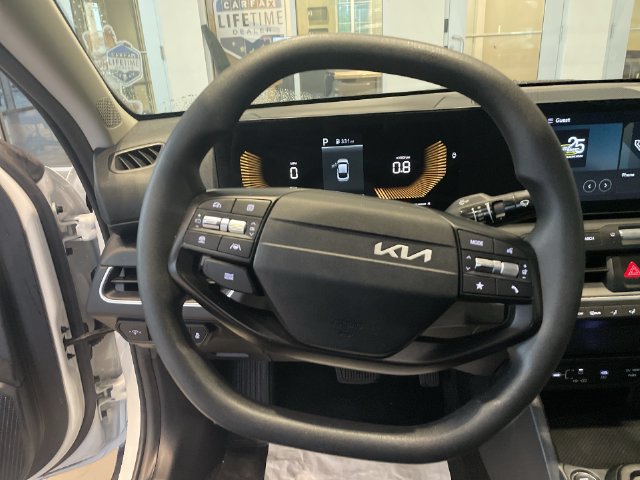 Used 2025 Kia K4 FWD image 19