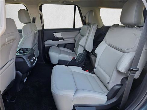 New 2026 Ford Expedition Active image 16