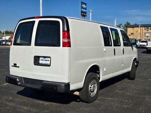 Used 2021 Chevrolet Express 2500 Work Van w/ Driver Convenience Package image 8