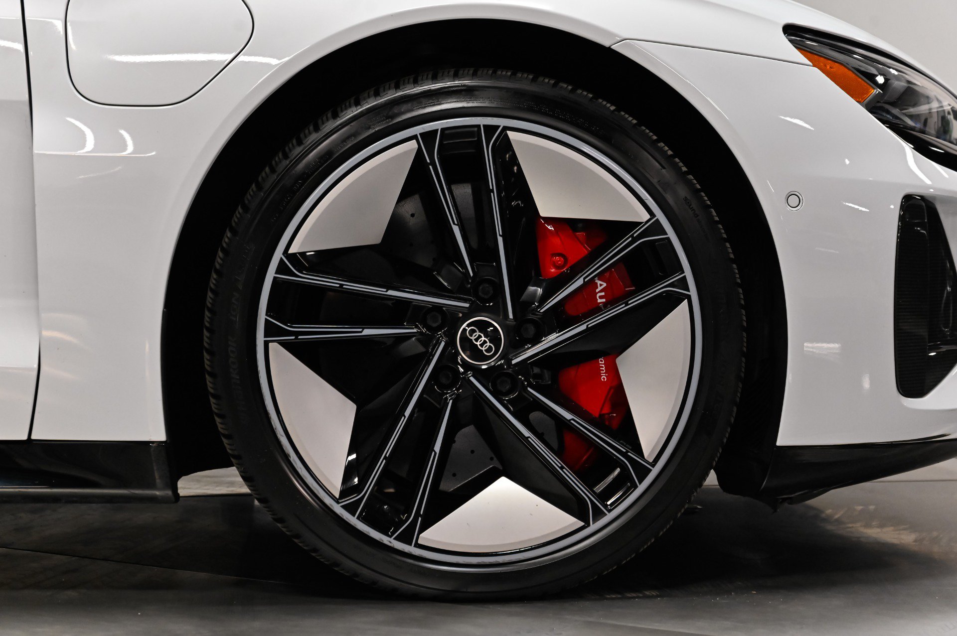 Used 2022 Audi RS e-tron GT w/ Year 1 Package AWD/4WD image 15