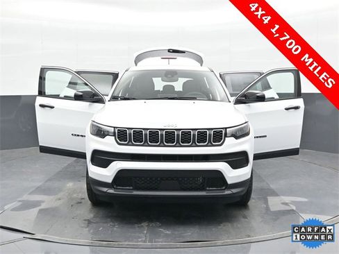 Used 2025 Jeep Compass Sport image 47
