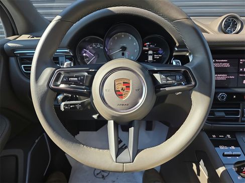 Used 2023 Porsche Macan S image 58