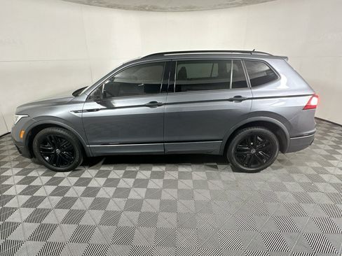 Used 2022 Volkswagen Tiguan SE R-Line FWD image 6