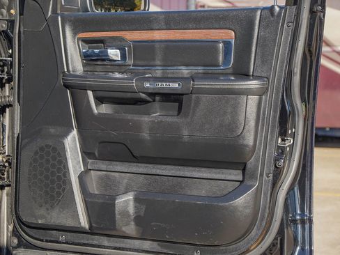 Used 2014 RAM 1500 Laramie w/ Convenience Group image 40