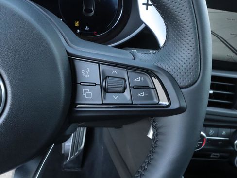 New 2025 Alfa Romeo Giulia image 13