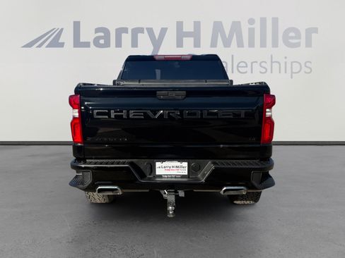 Used 2021 Chevrolet Silverado 1500 LT Trail Boss w/ LPO, Dark Essentials Package AWD/4WD image 4