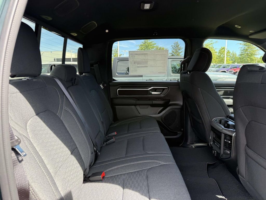 New 2027 RAM 1500 4x4 Crew Cab image 16