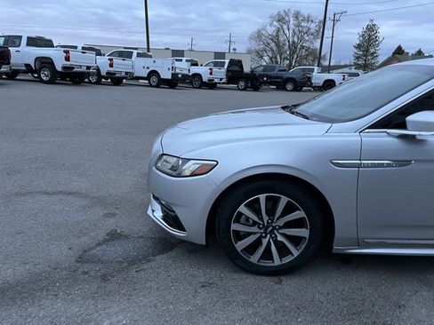 Used 2018 Lincoln Continental Premiere image 4