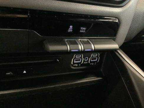 Used 2019 RAM 1500 Big Horn AWD/4WD image 10