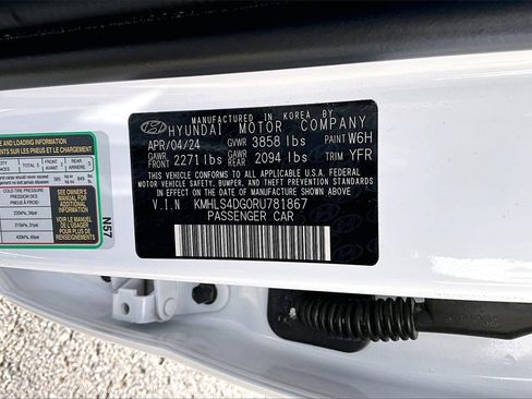 Used 2024 Hyundai Elantra SEL w/ Convenience Package image 35