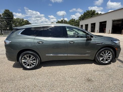 Used 2023 Buick Enclave Avenir FWD image 6