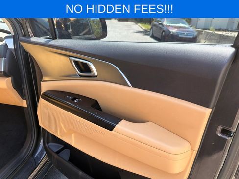Used 2024 Kia Carnival LX FWD image 28