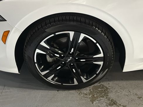 Used 2024 Kia K5 GT-Line w/ GT-Line Premium Package FWD image 8