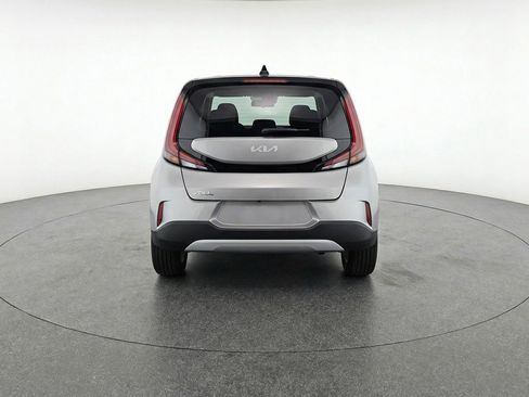 Used 2025 Kia Soul LX w/ LX Technology Package FWD image 7