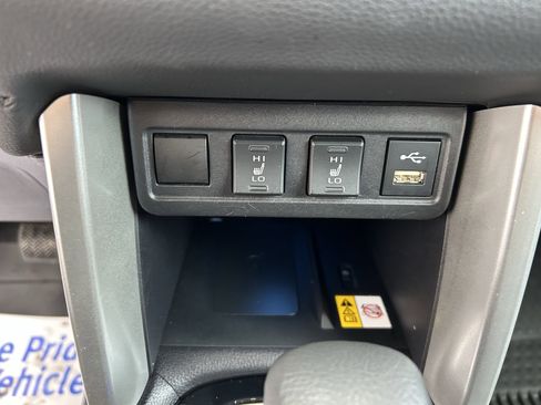 Certified 2022 Toyota Corolla Cross XLE image 29