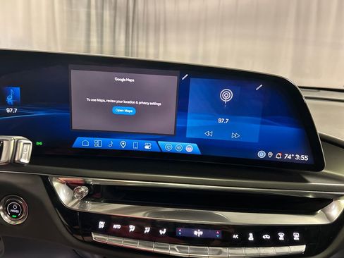 Used 2024 Cadillac Lyriq Tech AWD/4WD image 17