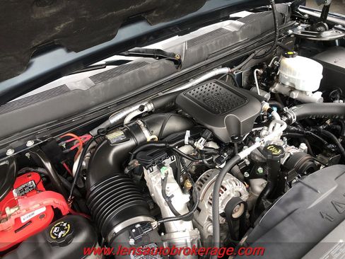 Used 2010 Chevrolet Silverado 2500 LT w/ Interior Plus Package AWD/4WD image 3