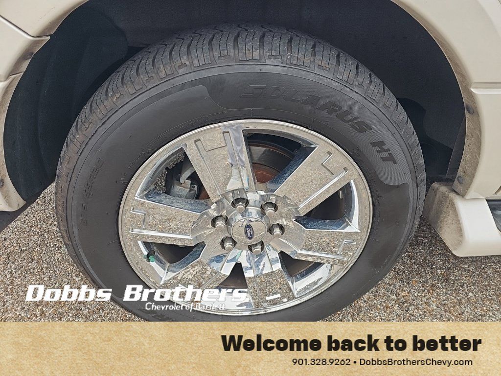 Used 2010 Ford Expedition Limited RWD image 9