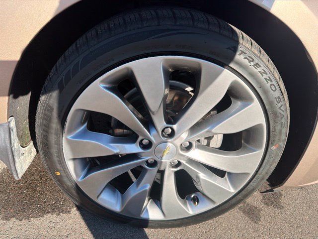 Used 2018 Chevrolet Malibu Premier FWD image 4