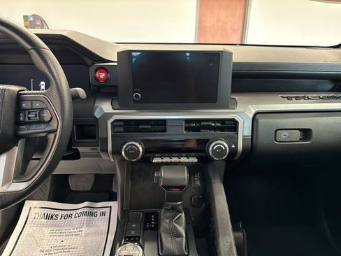 Used 2024 Toyota Tacoma TRD Sport image 28